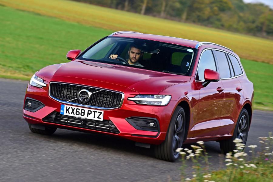  Volvo V60 D3 Momentum 2018 года  (UK) (фото 3 из 13)